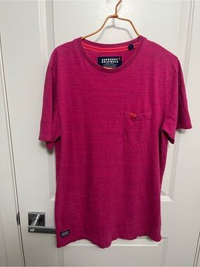 Superdry Men's Short-Sleeve Tee in Vibrant Magenta in size L